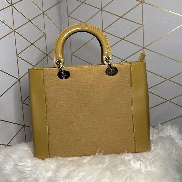 💯Authentic LADY DIOR PATENT LEATHER HANDBAG🍀 - Picture 4 of 17